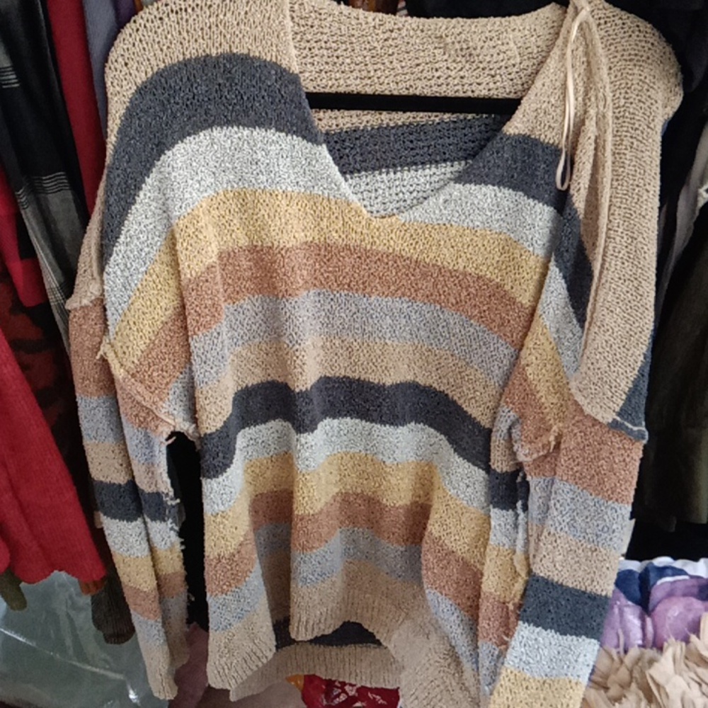 Lightweight sweater